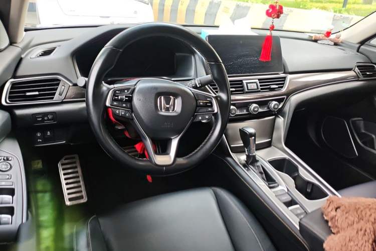Used Honda Accord 2022 260TURBO Phantom Night · Prestige Edition Center Console
