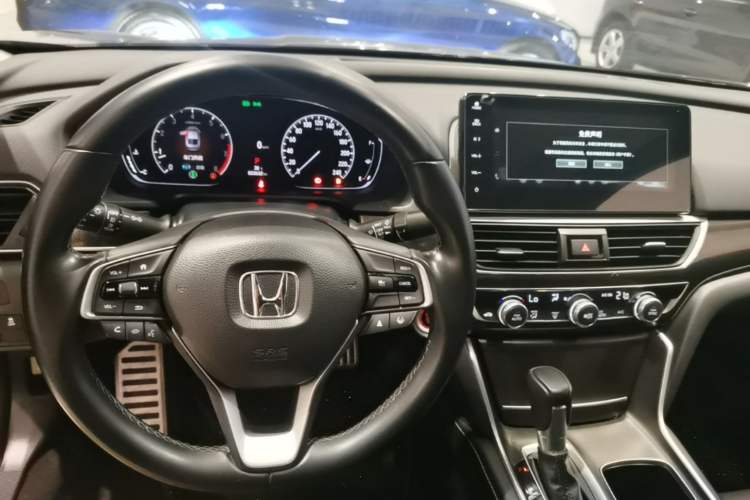 Used Honda Accord 2022 260TURBO Phantom Night · Prestige Edition Center Console