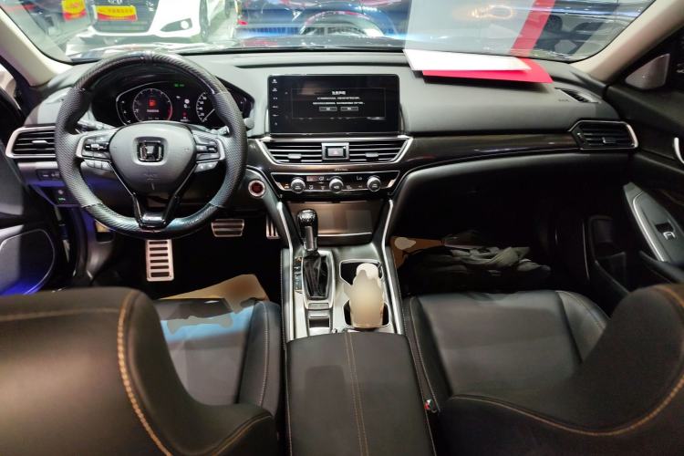 Used Honda Accord 2022 260TURBO Phantom Night · Prestige Edition Center Console