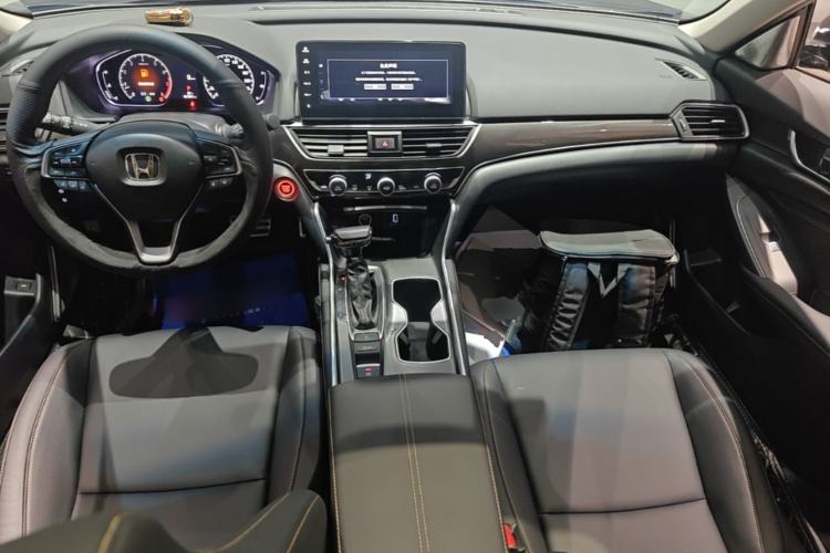 Used Honda Accord 2022 260TURBO Phantom Night · Prestige Edition Center Console