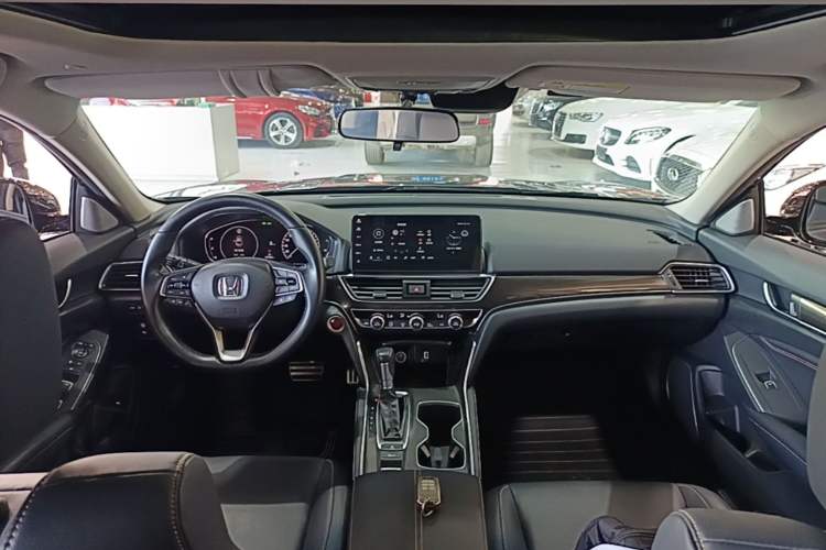 Used Honda Accord 2022 260TURBO Phantom Night · Prestige Edition Center Console