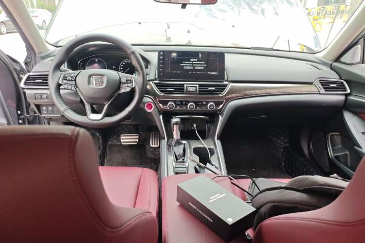 Used Honda Accord 2022 260TURBO Phantom Night · Prestige Edition Center Console