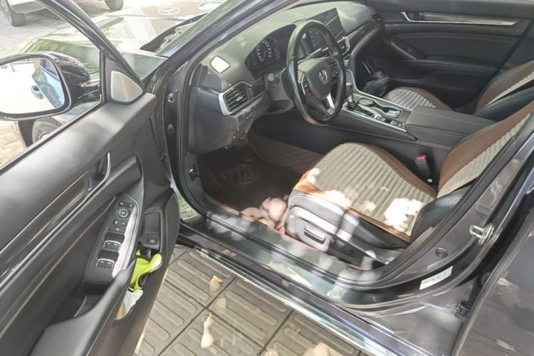Used Honda Accord 2022 260TURBO Phantom Night · Prestige Edition Driver Seat