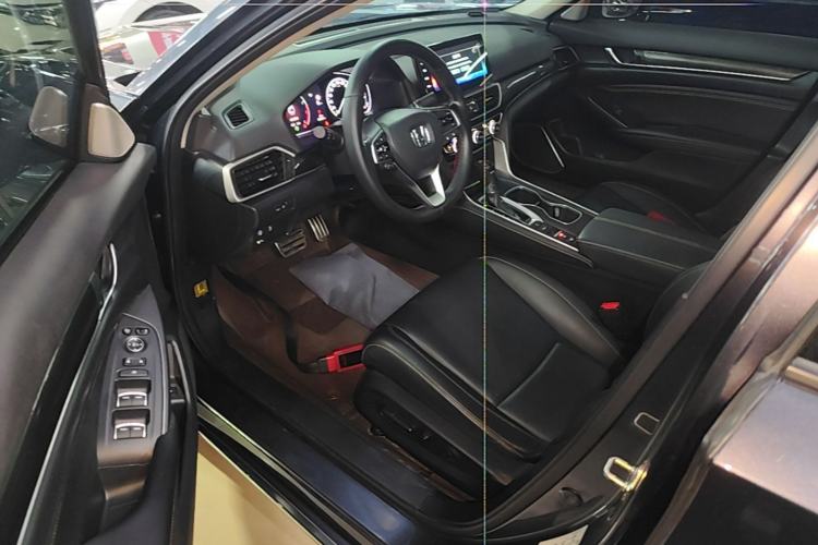 Used Honda Accord 2022 260TURBO Phantom Night · Prestige Edition Driver Seat