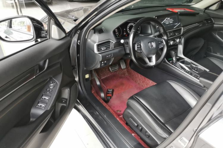 Used Honda Accord 2022 260TURBO Phantom Night · Prestige Edition Driver Seat