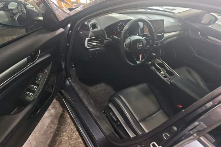 Used Honda Accord 2022 260TURBO Luxury Edition Driver Seat