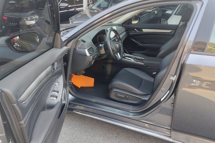 Used Honda Accord 2022 260TURBO Luxury Edition Driver Seat