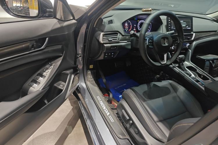 Used Honda Accord 2022 260TURBO Phantom Night · Prestige Edition Driver Seat