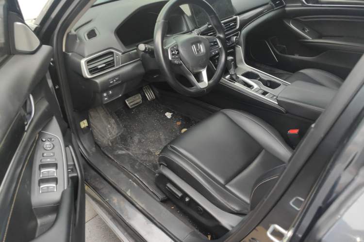 Used Honda Accord 2022 260TURBO Phantom Night · Prestige Edition Driver Seat