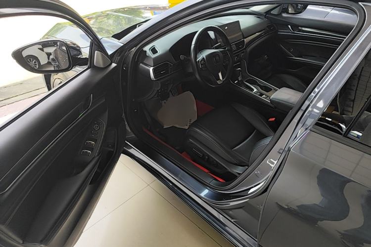 Used Honda Accord 2022 260TURBO Phantom Night · Prestige Edition Driver Seat