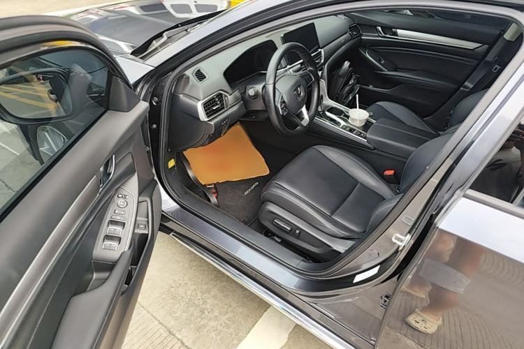 Used Honda Accord 2022 260TURBO Luxury Edition Driver Seat