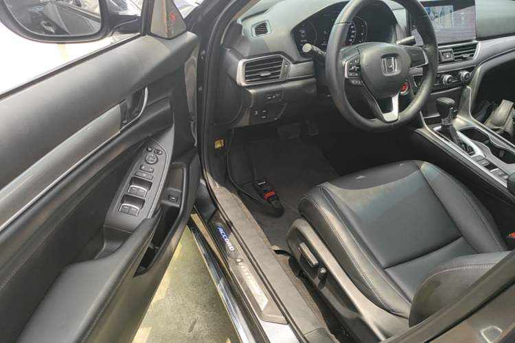 Used Honda Accord 2022 260TURBO Luxury Edition Driver Seat