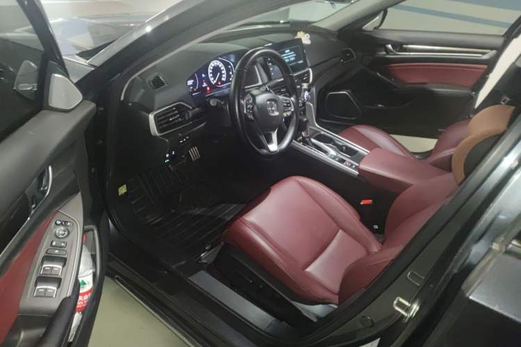 Used Honda Accord 2022 260TURBO Phantom Night · Prestige Edition Driver Seat