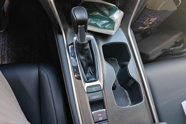 Used Honda Accord 2022 260TURBO Phantom Night · Prestige Edition Gear Lever