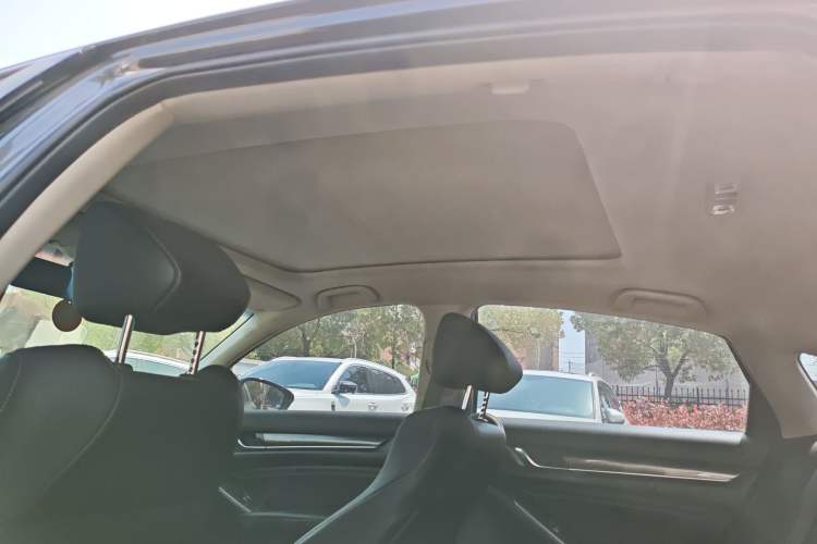 Used Honda Accord 2022 260TURBO Phantom Night · Prestige Edition Headliner