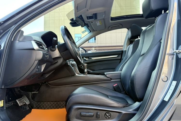 Used Honda Accord 2022 260TURBO Phantom Night · Prestige Edition Interior 10