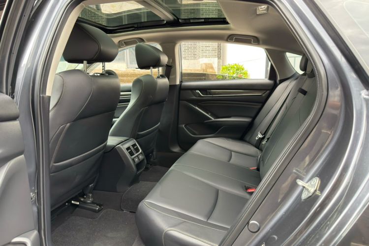 Used Honda Accord 2022 260TURBO Phantom Night · Prestige Edition Interior 10