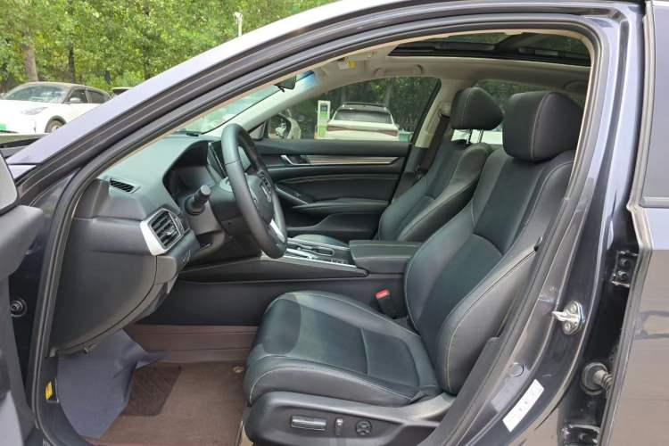 Used Honda Accord 2022 260TURBO Phantom Night · Prestige Edition Interior 2