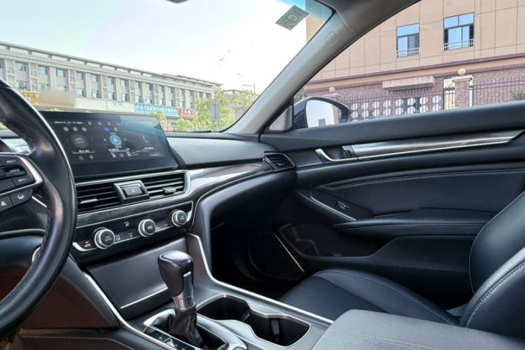 Used Honda Accord 2022 260TURBO Phantom Night · Prestige Edition Interior 5