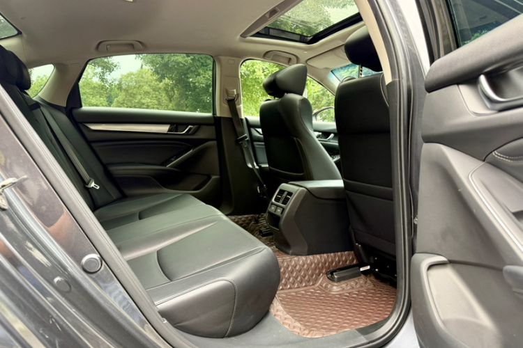 Used Honda Accord 2022 260TURBO Luxury Edition Interior 5
