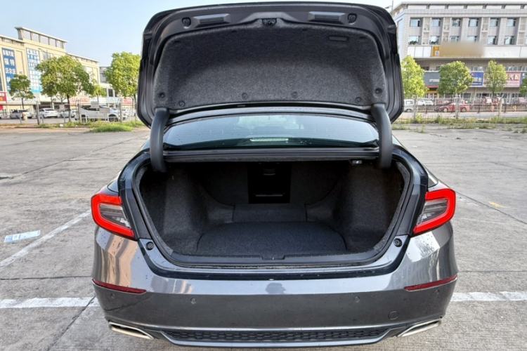 Used Honda Accord 2022 260TURBO Phantom Night · Prestige Edition Interior 6