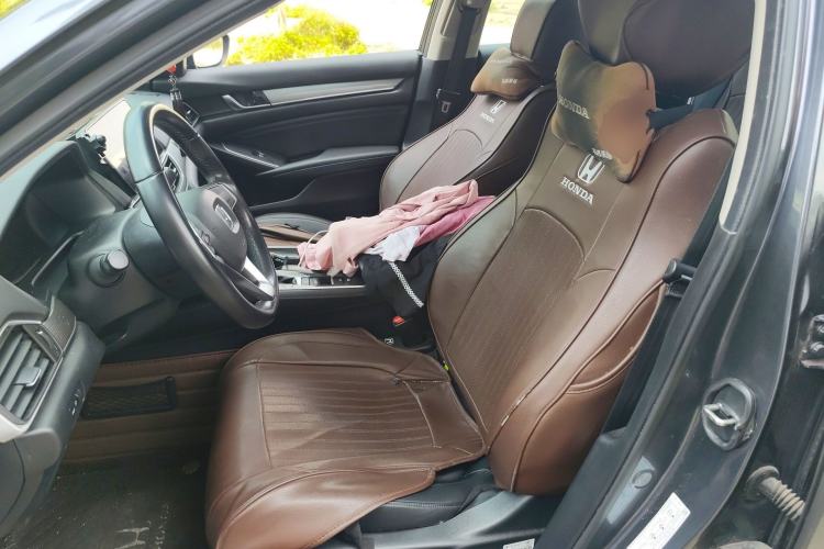 Used Honda Accord 2022 260TURBO Luxury Edition Left Front Seat