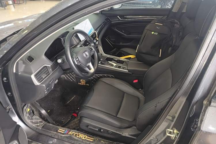 Used Honda Accord 2022 260TURBO Phantom Night · Prestige Edition Left Front Seat