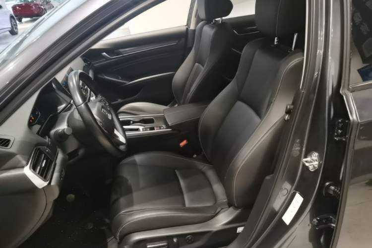 Used Honda Accord 2022 260TURBO Phantom Night · Prestige Edition Left Front Seat