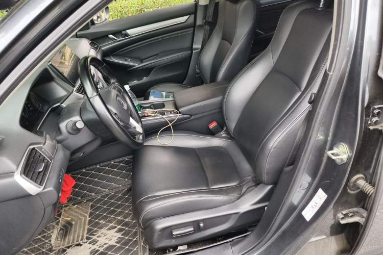Used Honda Accord 2022 260TURBO Luxury Edition Left Front Seat