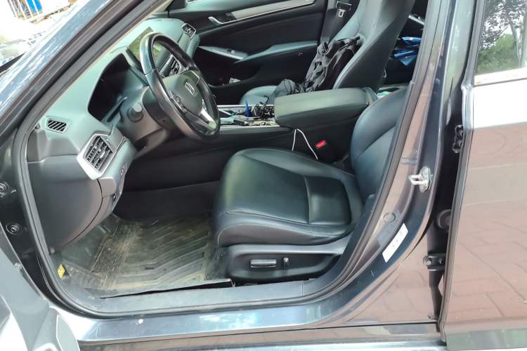 Used Honda Accord 2022 260TURBO Luxury Edition Left Front Seat