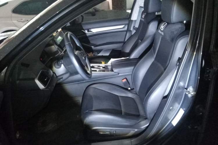 Used Honda Accord 2022 260TURBO Luxury Edition Left Front Seat