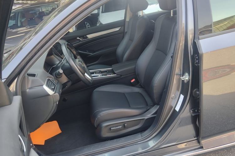 Used Honda Accord 2022 260TURBO Luxury Edition Left Front Seat
