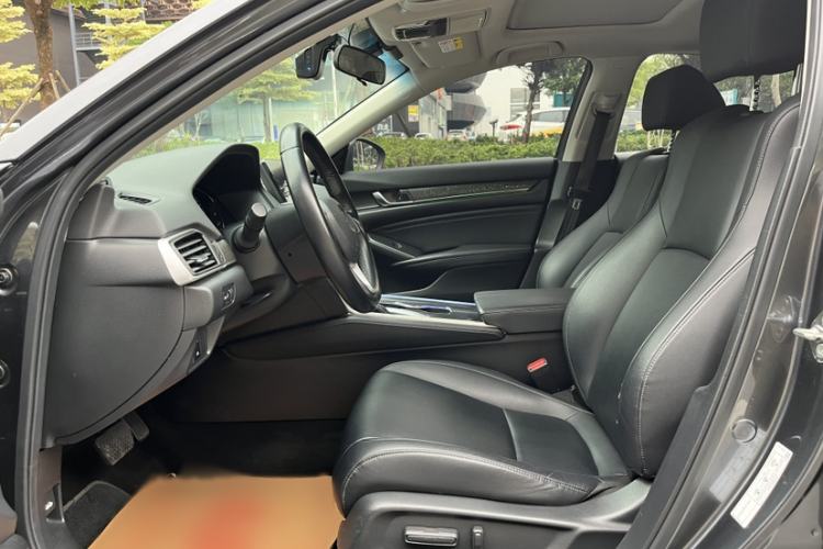 Used Honda Accord 2022 260TURBO Luxury Edition Left Front Seat