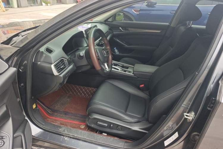 Used Honda Accord 2022 260TURBO Phantom Night · Prestige Edition Left Front Seat