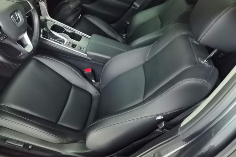 Used Honda Accord 2022 260TURBO Luxury Edition Left Front Seat