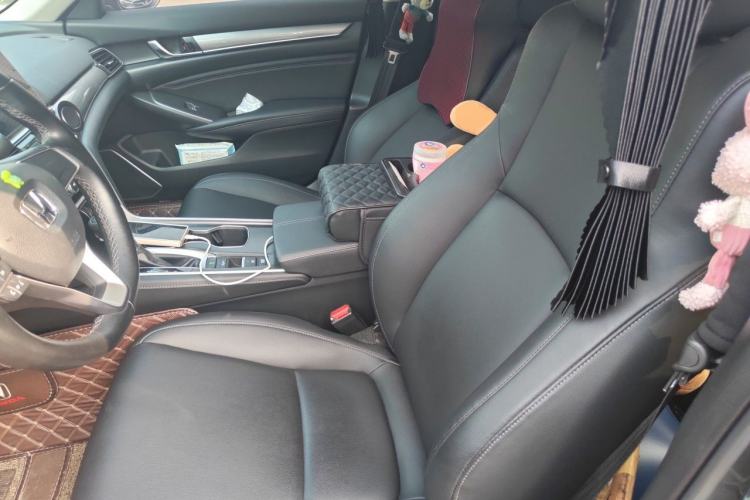 Used Honda Accord 2022 260TURBO Luxury Edition Left Front Seat
