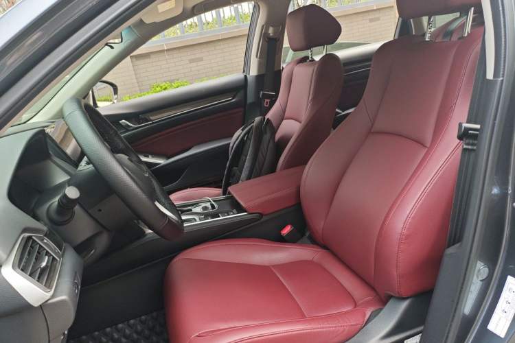 Used Honda Accord 2022 260TURBO Phantom Night · Prestige Edition Left Front Seat
