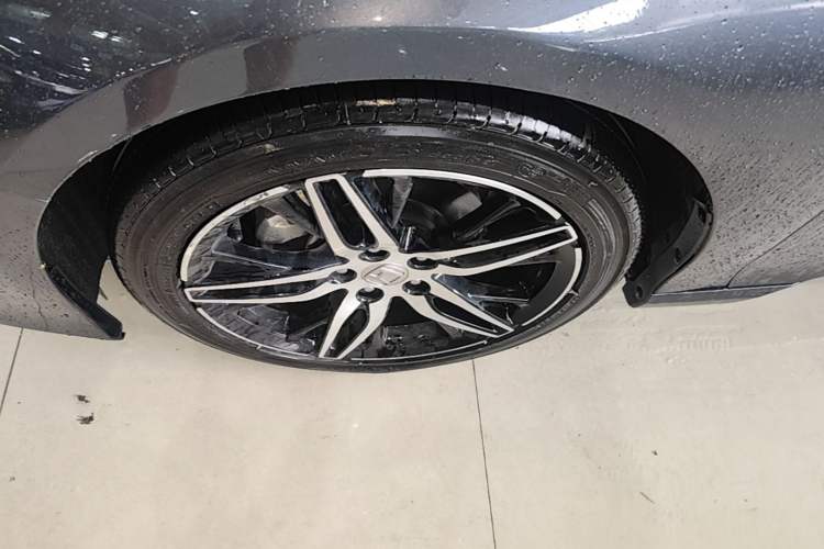 Used Honda Accord 2022 260TURBO Phantom Night · Prestige Edition Left Front Wheel Hub