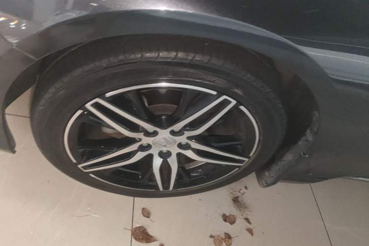 Used Honda Accord 2022 260TURBO Phantom Night · Prestige Edition Left Front Wheel Hub