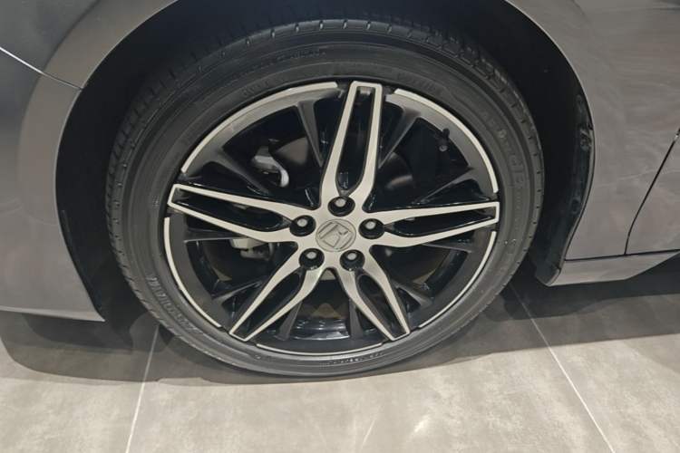 Used Honda Accord 2022 260TURBO Phantom Night · Prestige Edition Left Front Wheel Hub