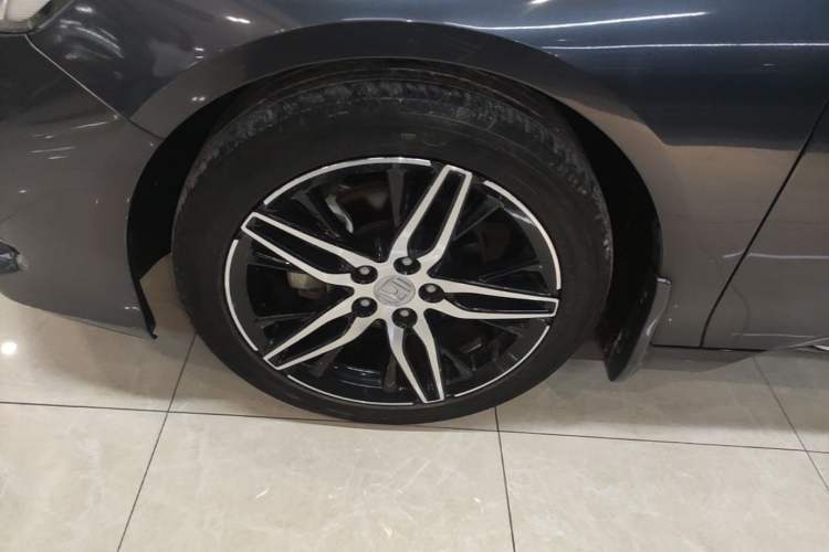 Used Honda Accord 2022 260TURBO Phantom Night · Prestige Edition Left Front Wheel Hub