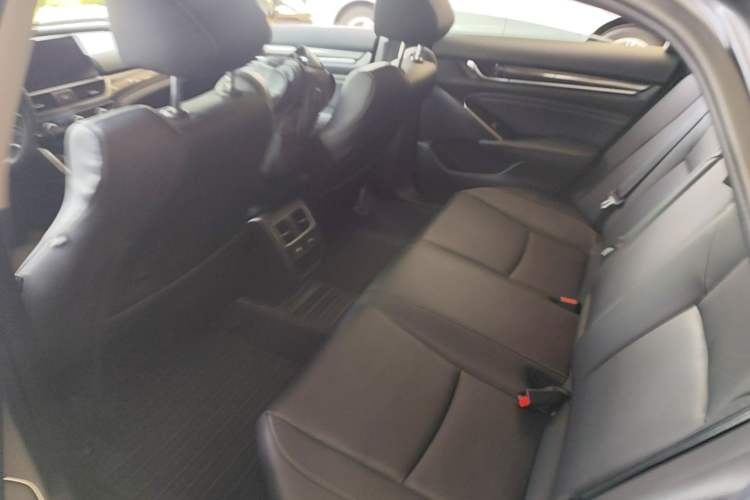 Used Honda Accord 2022 260TURBO Phantom Night · Prestige Edition Left Rear Seat