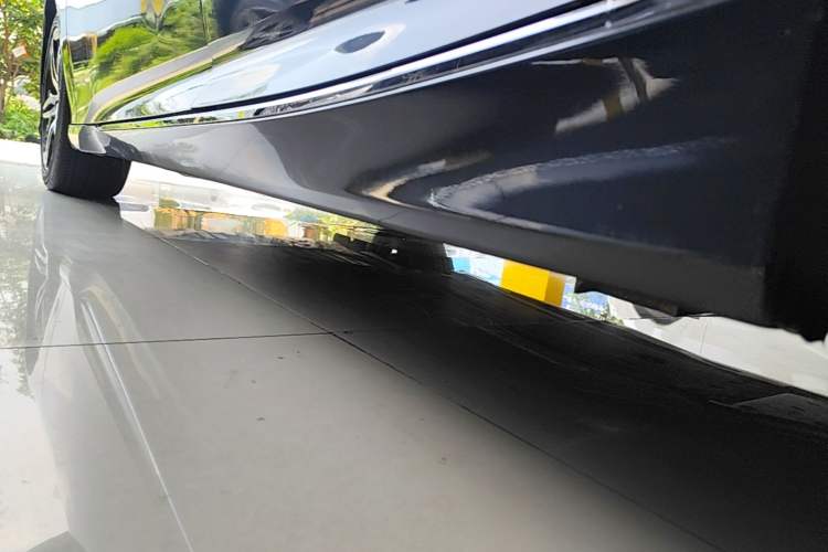 Used Honda Accord 2022 260TURBO Phantom Night · Prestige Edition Left Side Sill