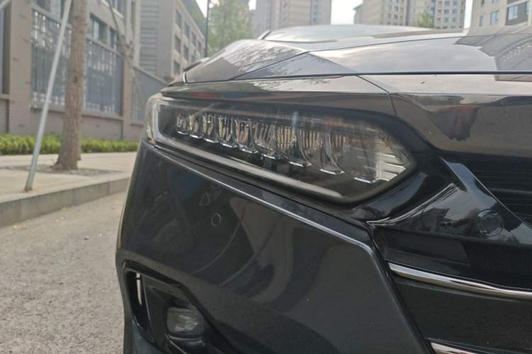 Used Honda Accord 2022 260TURBO Phantom Night · Prestige Edition Right Front Headlight