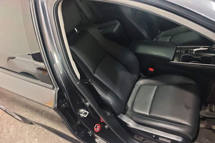 Used Honda Accord 2022 260TURBO Luxury Edition Right Front Seat