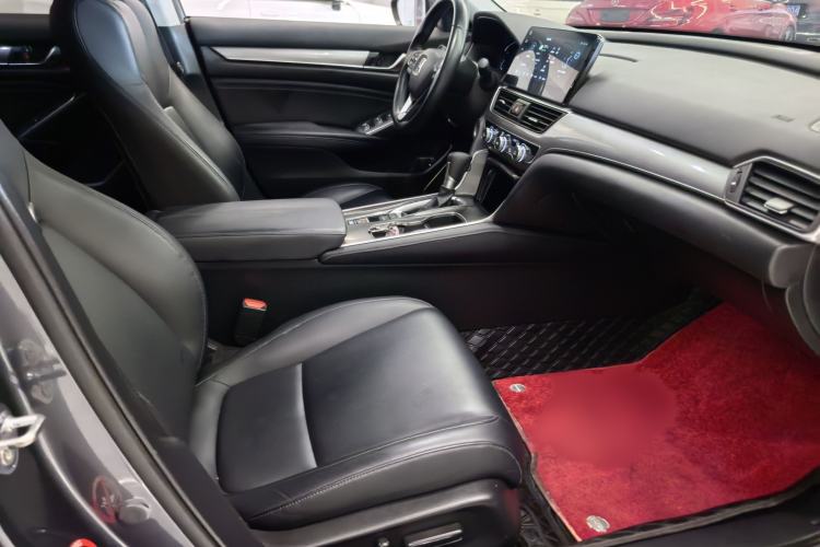 Used Honda Accord 2022 260TURBO Luxury Edition Right Front Seat