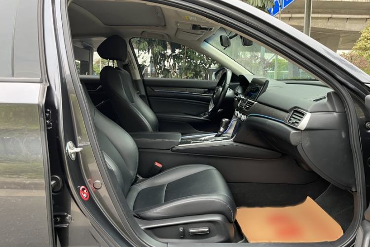 Used Honda Accord 2022 260TURBO Luxury Edition Right Front Seat