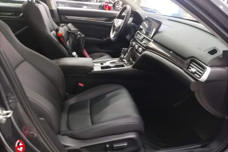 Used Honda Accord 2022 260TURBO Phantom Night · Prestige Edition Right Front Seat