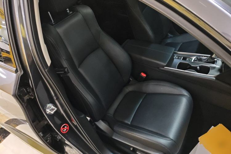 Used Honda Accord 2022 260TURBO Luxury Edition Right Front Seat