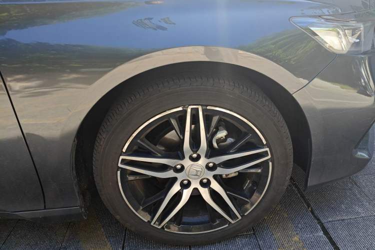 Used Honda Accord 2022 260TURBO Phantom Night · Prestige Edition Right Front Wheel Hub
